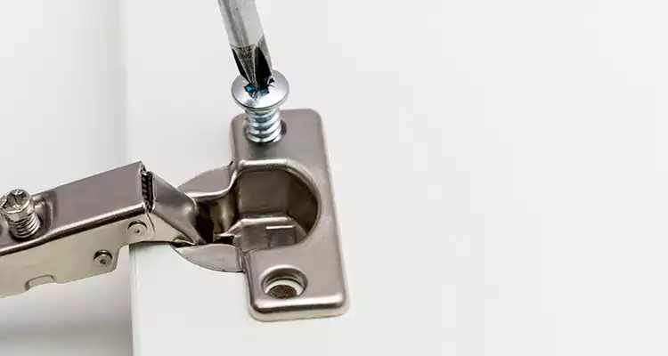Screen Door Hinge Repair in Redwood City, CA