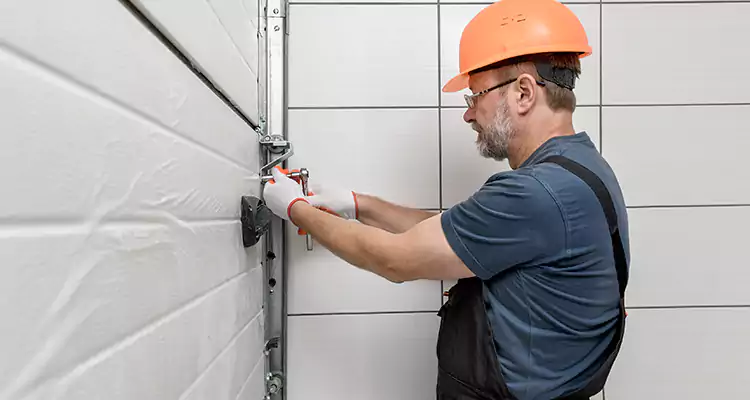 Emergency Garage Door Repair in Redwood City, CA