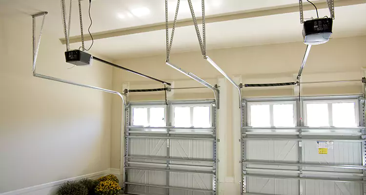 Residential Emergency Garage Door Repair in Redwood City, CA